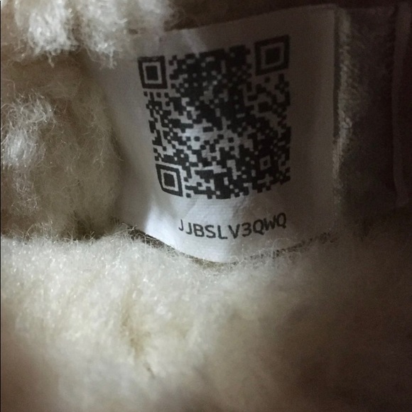 UGGS Ansley Slippers-Sz/7-SOLD - Picture 6 of 8